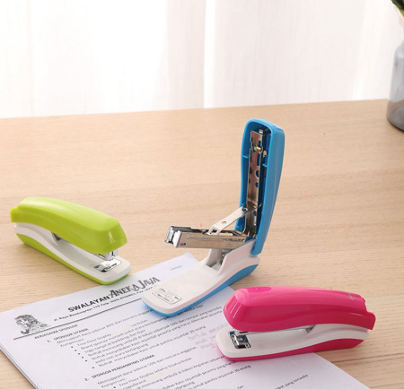 Степлер 24/6 до 15л Deli "Rio" ассорти